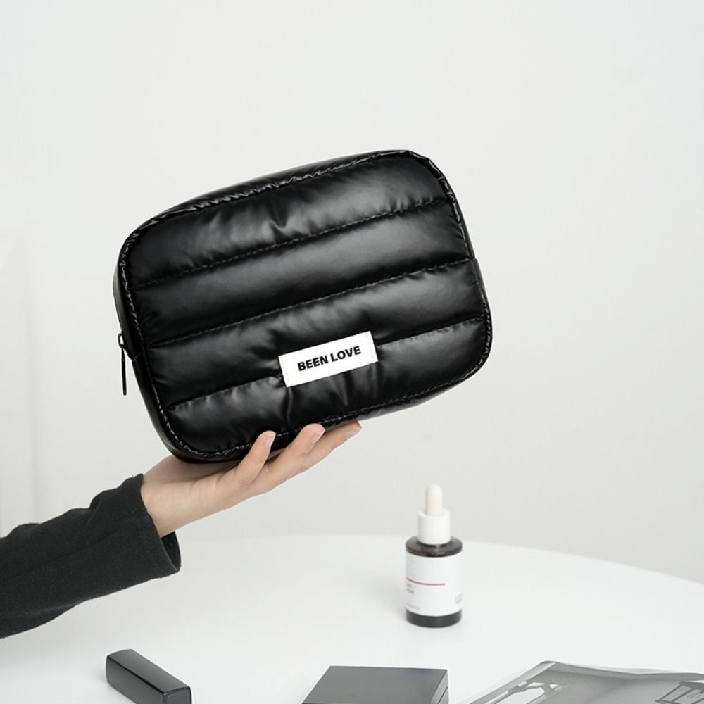Skincare D'Alba - Bolsa de maquillaje hinchada portátil de