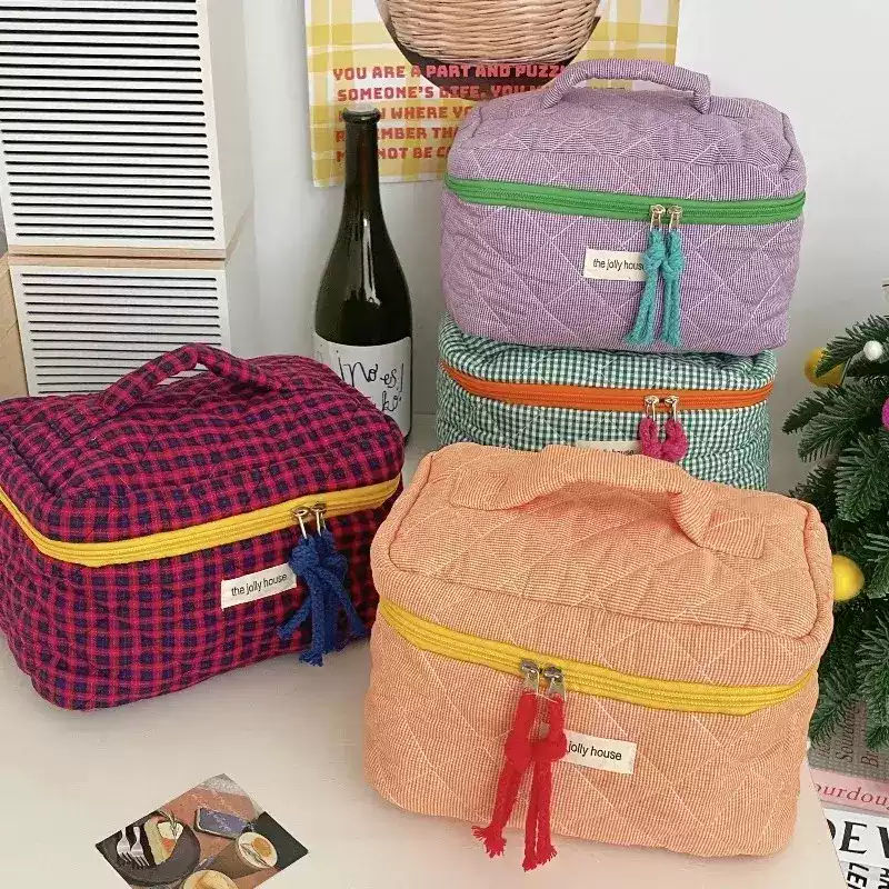 Bolsa de maquillaje a cuadros  - Skincare D'Alba reseña y precio