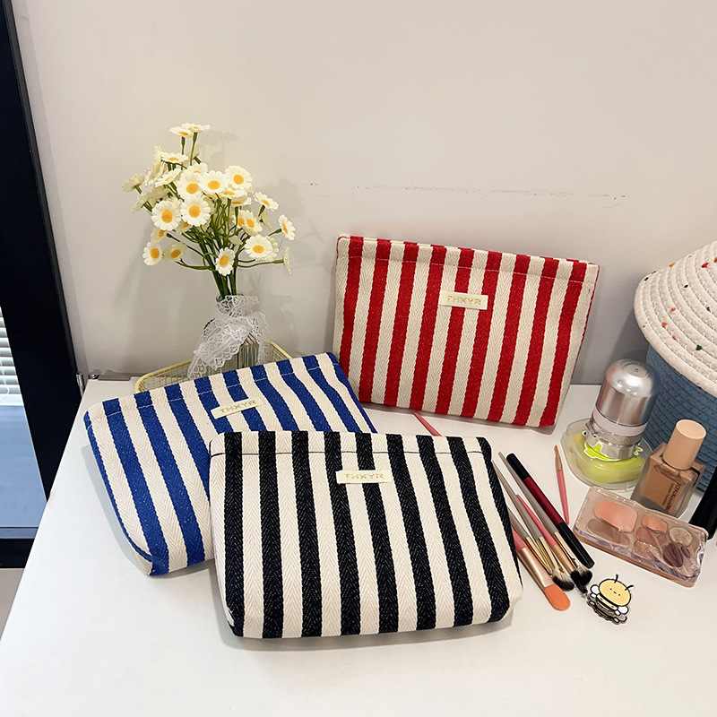 Nueva Bolsa de Maquillaje a Ra - Skincare D'Alba reseña y precio