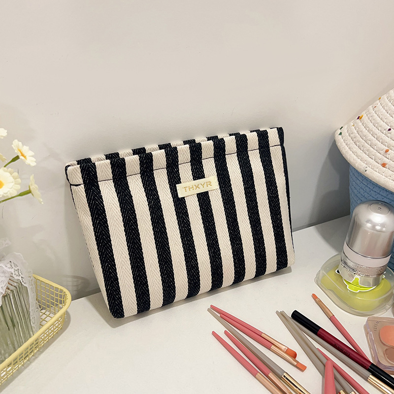Nueva Bolsa de Maquillaje a Ra - Skincare D'Alba reseña y precio